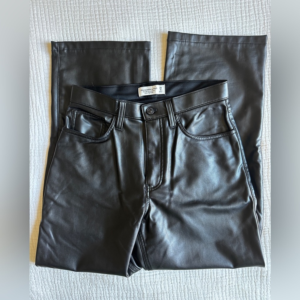 Leather Ultra High Rise 90s Relaxed Jean
